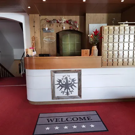 Alpenhof 장크트안톤암아를베르크